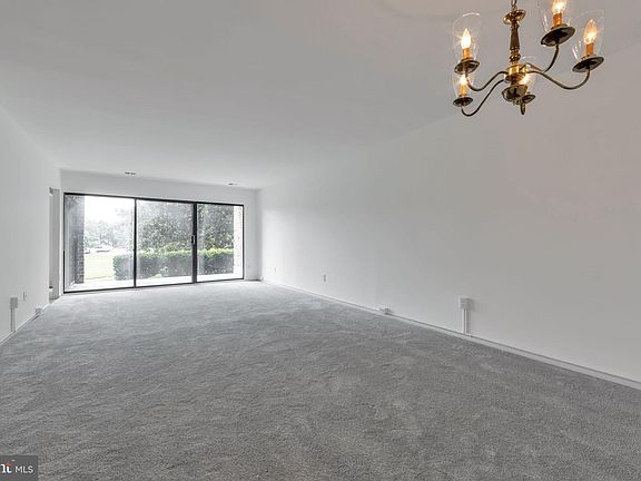 2nd image of 2817 Jermantown Rd APT 105