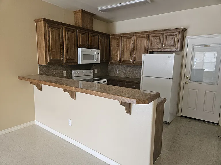 Santa Fe Apartments — Photo 3