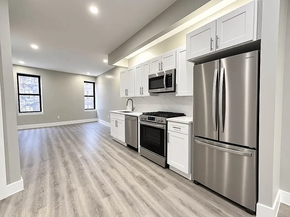 56 Fort Washington Ave #11
