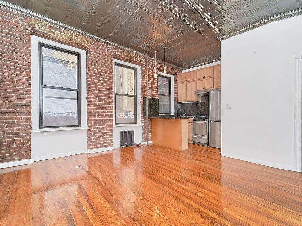 1st image of 260 W 15th St APT 1R