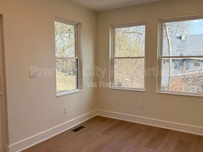 240 McGregor Ave #1 — Photo 19