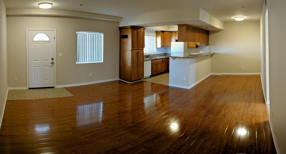 1st image of 14728 Sylvan St APT 204