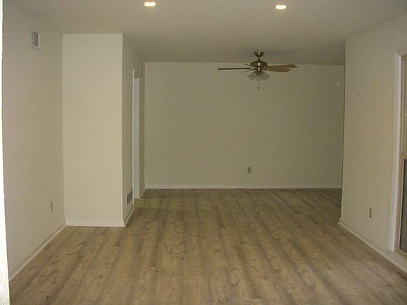 3rd image of 508 Wesley Oak Dr