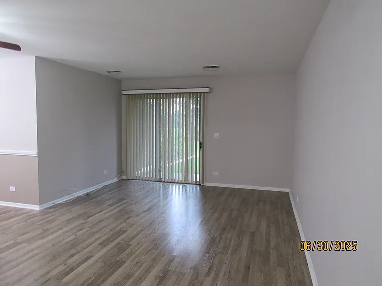 352 Pembroke Ct #5 — Photo 2
