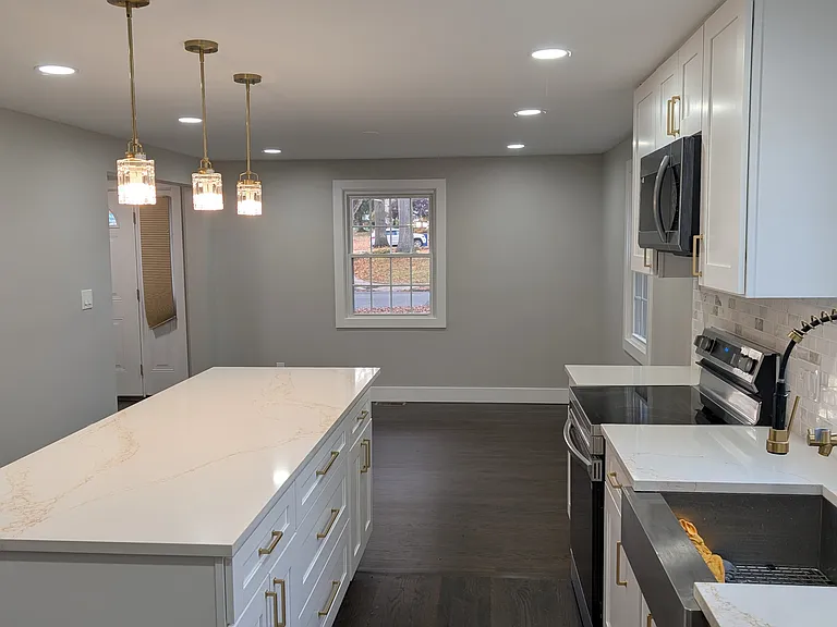 30 Lincoln Ave — Photo 6