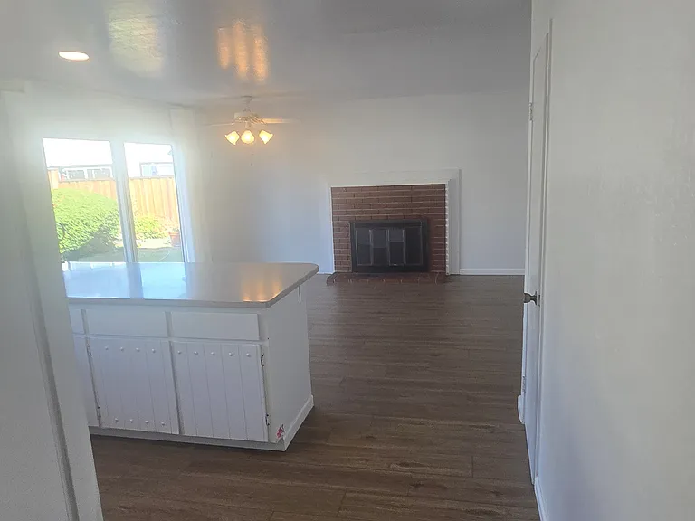 735 Amanda Dr — Photo 8