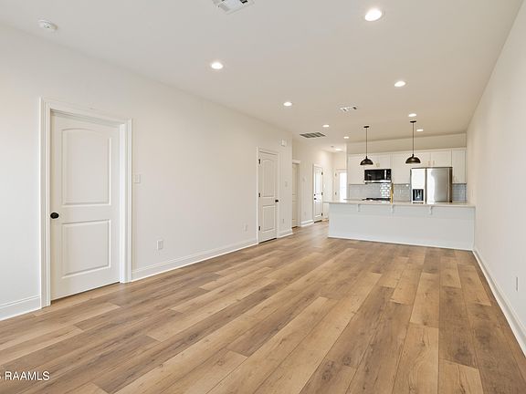 4th image of 128 Frontier Ln