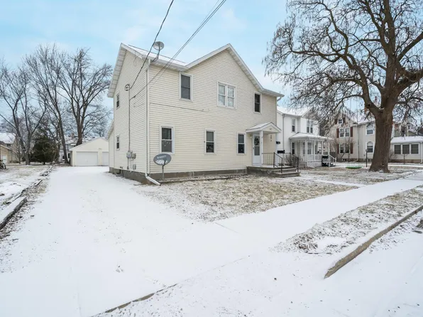 417 Caroline St, Neenah, WI 54956