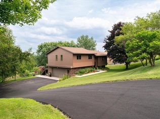 734 N 4th St, La Crescent, MN 55947