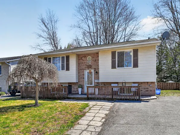 112 Glen Oaks Ct, Cornwall, ON K6H 7E6