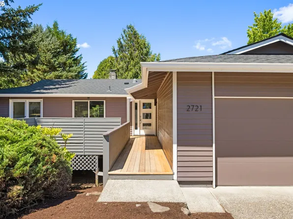 2721 SW Plum Ct, Portland, OR 97219