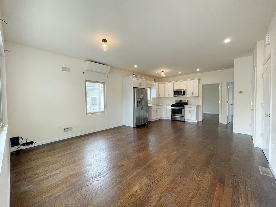 1st image of 604 Ramona Ave #1