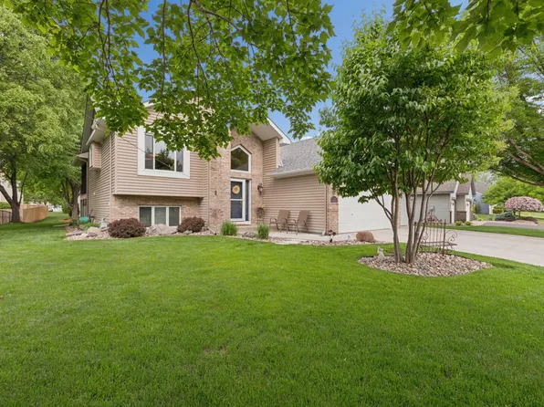 9039 Vickors Xing, Minneapolis, MN 55443