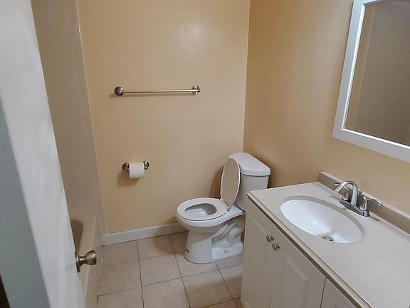 3rd image of 1511 Green Hollow Dr