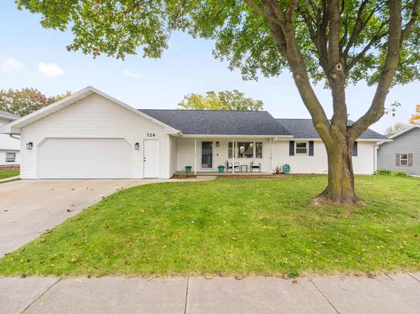 724 Sue St, Little Chute, WI 54140