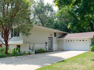 915 Wythe Rd, Springfield, IL 62702