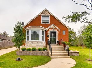 330 S Linden Ave, Westmont, IL 60559