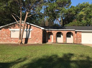 2207 Springwood Rd, Gautier, MS 39553