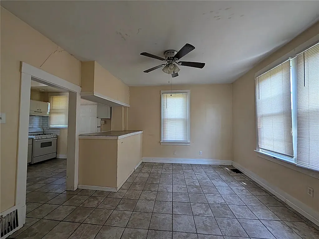 3 bed, 1200 sqft, $950 — Photo 4