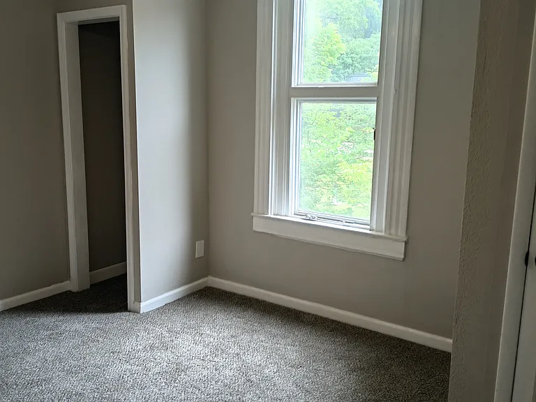 2101 Monmouth St #2 — Photo 9