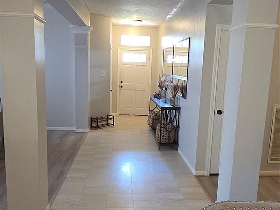 4th image of 15407 Chestnut Falls Dr