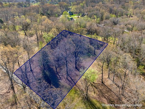 2nd image of 4 Meriwether Pond