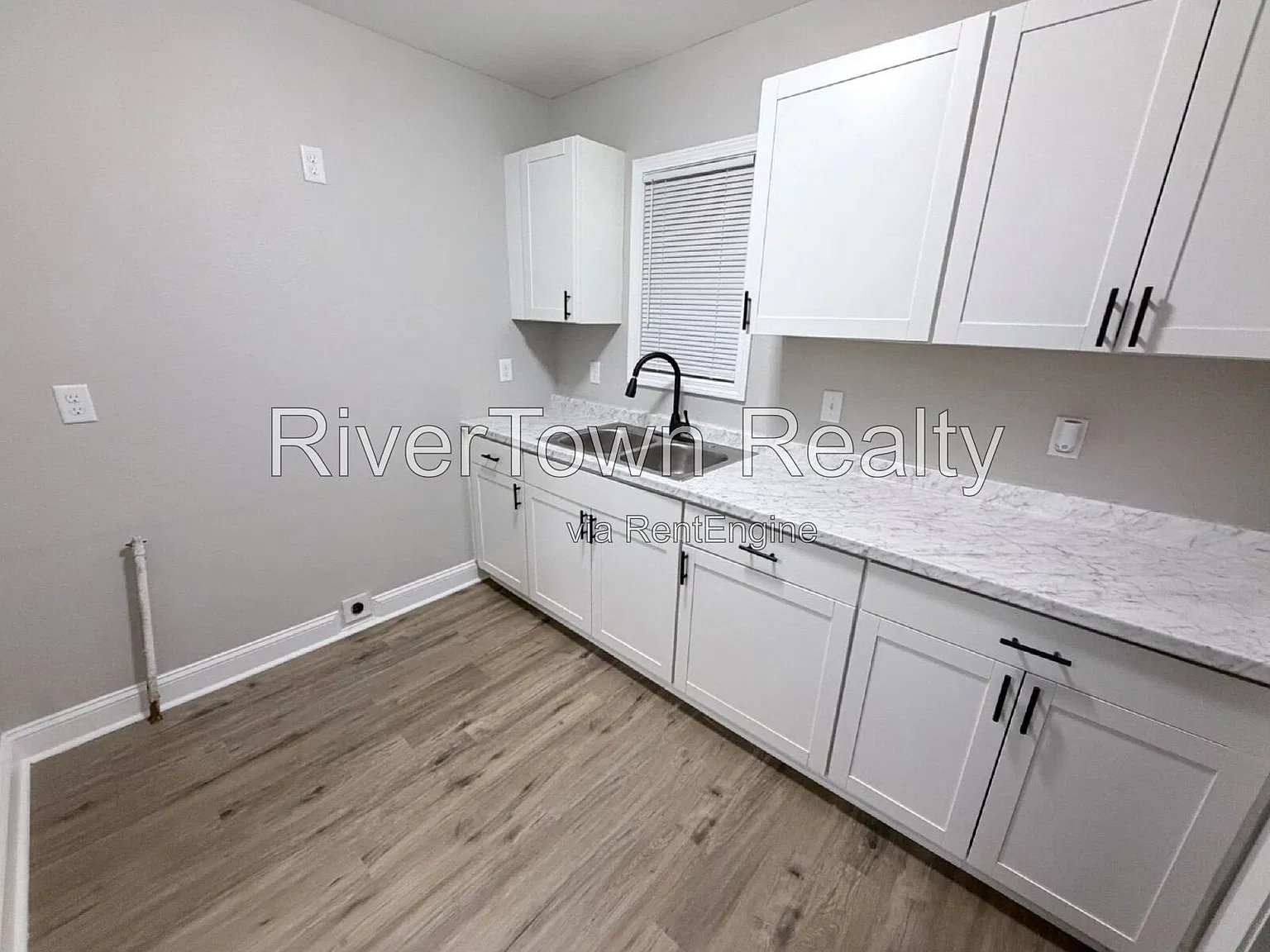 3 bed, 1.0 bath, 1171 sqft, $1,095 — Photo 4