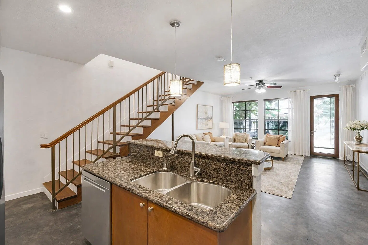 2 bed, 2.0 bath, 1309 sqft, $1,799 — Photo 3