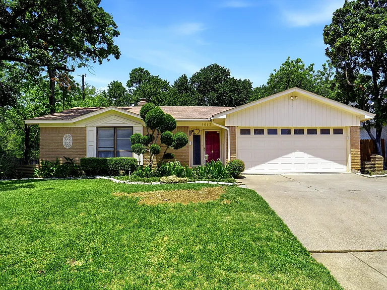 1812 Kynette Dr — Photo 1