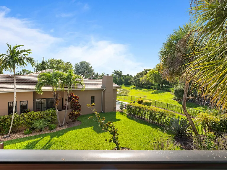 9521 Eden Mnr — Photo 112