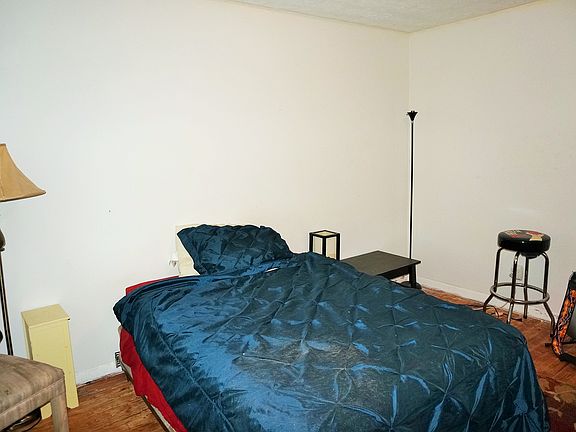 4th image of 105 NW 9th St