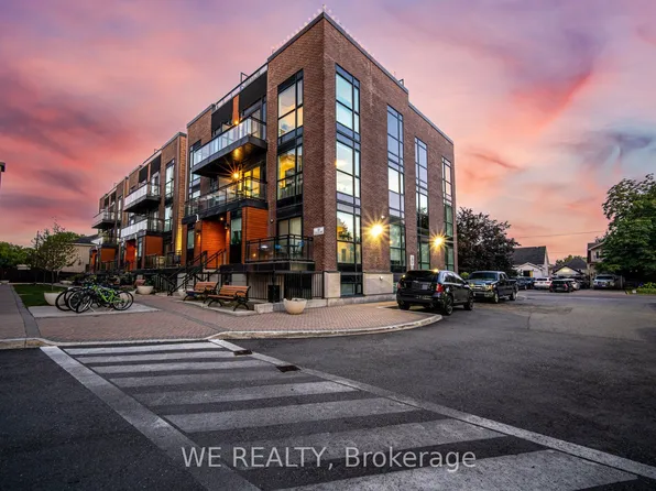 32 Coles Ave #103, Vaughan, ON L4L 0J1