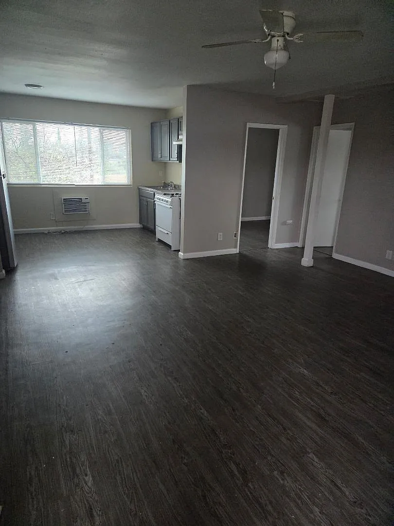 2677 Rosedale Ave — Photo 3