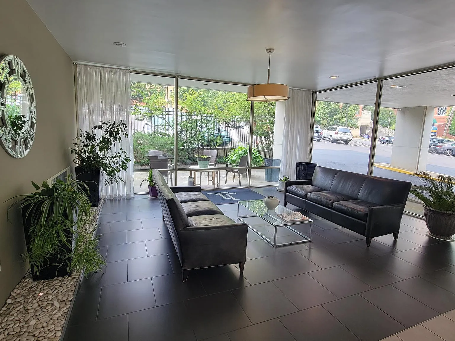 1 bed, 750 sqft, $2,200 — Photo 2