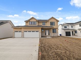 4676 180th St, Urbandale, IA 50323