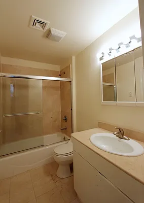 Rented by Bouwerie Lane Group | media 19