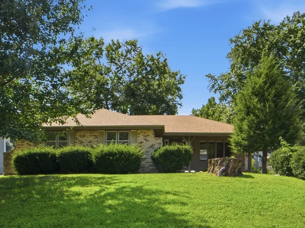 536 34th St, West Des Moines, IA 50265
