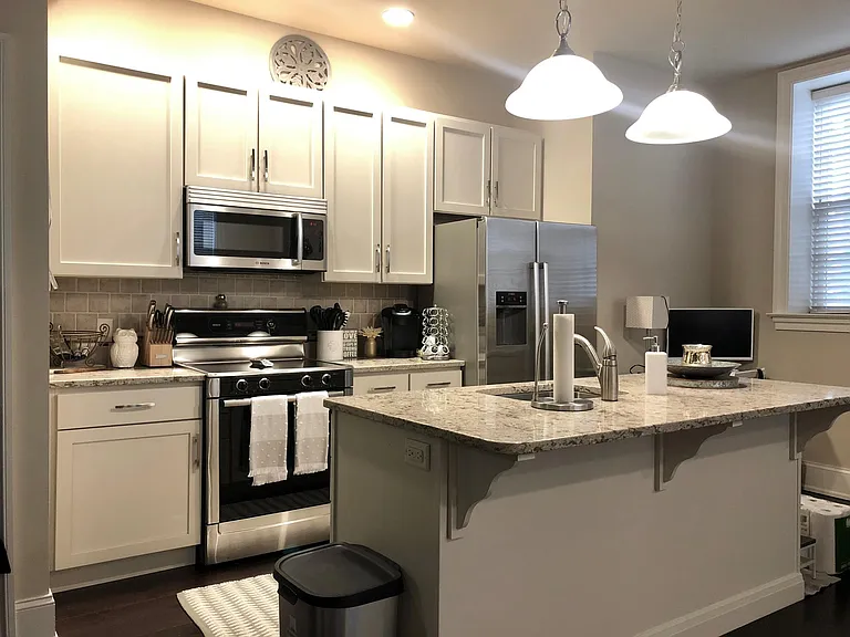 219 E King St #1 — Photo 8