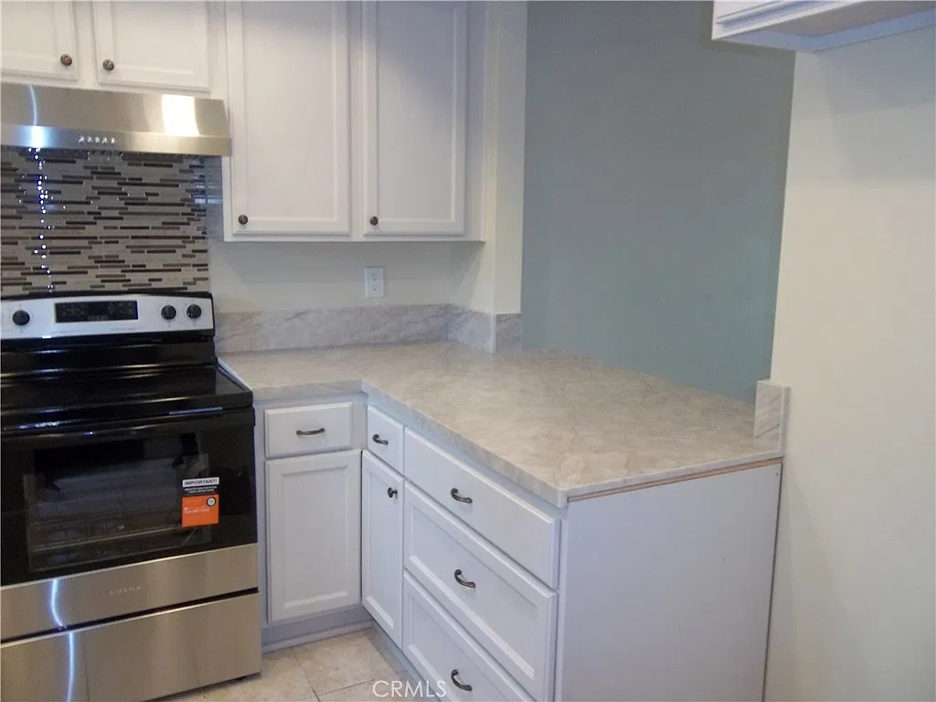 3 bed, 2.0 bath, 1200 sqft, $3,900 — Photo 4