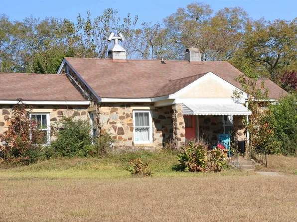 181 Louie St, Wagener, SC 29164