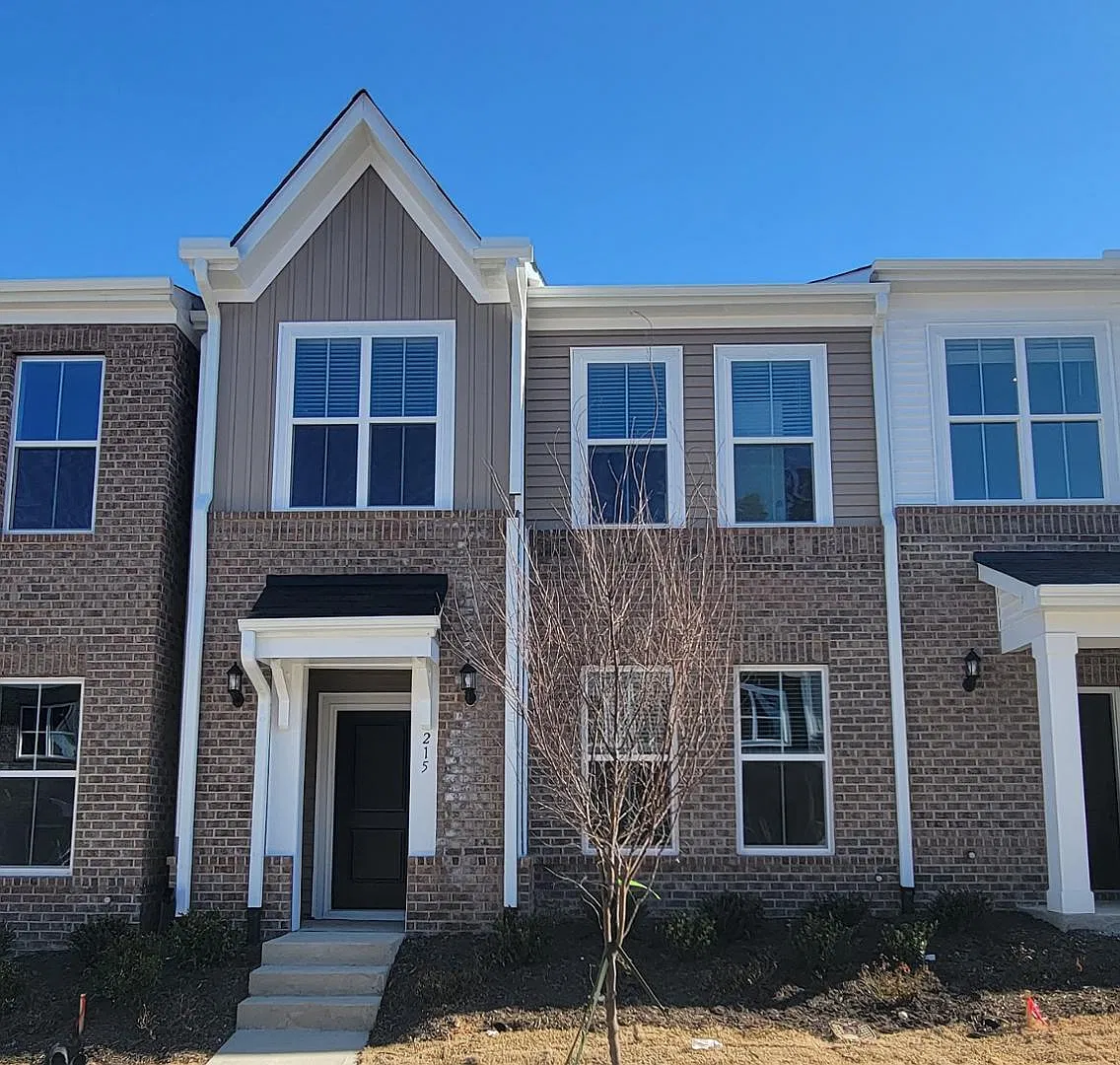 3 bed, 2.5 bath, 1710 sqft, $1,950 — Photo 1