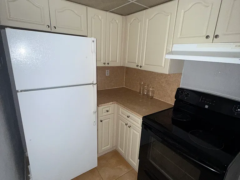 6960 Miami Gardens Dr #2-431A — Photo 2