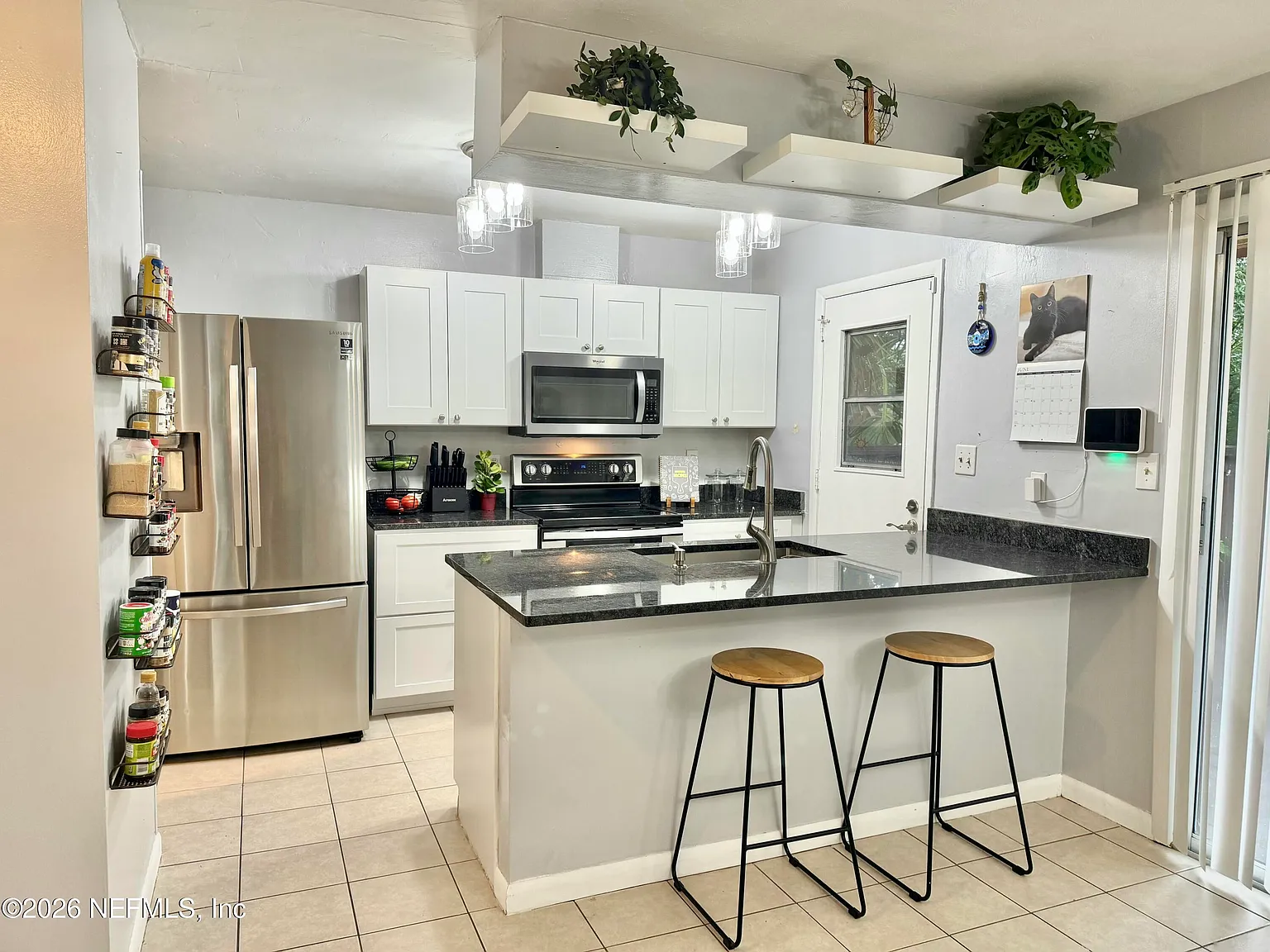 3 bed, 2.0 bath, 1262 sqft, $1,500 — Photo 1