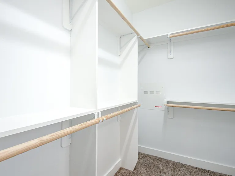 4202 Spencer St — Photo 23