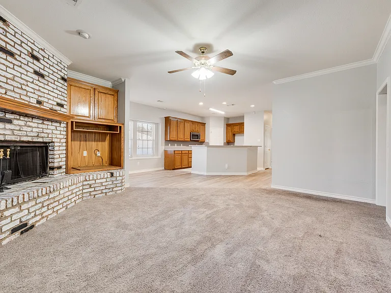 739 Harbour Town Dr — Photo 6