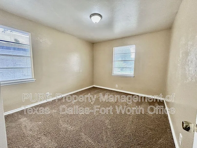 2411 E Mitchell St — Photo 20