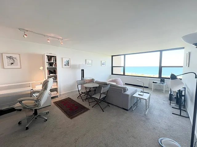 1850 N Clark St #2405 — Photo 15