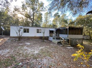 155 Morris Lake Dr, Hawthorne, FL 32640