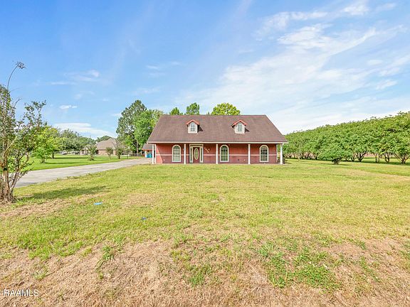 3rd image of 1014 Sugarland Dr