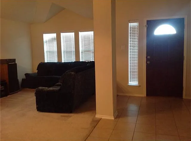 1556 Tonia Loop — Photo 5